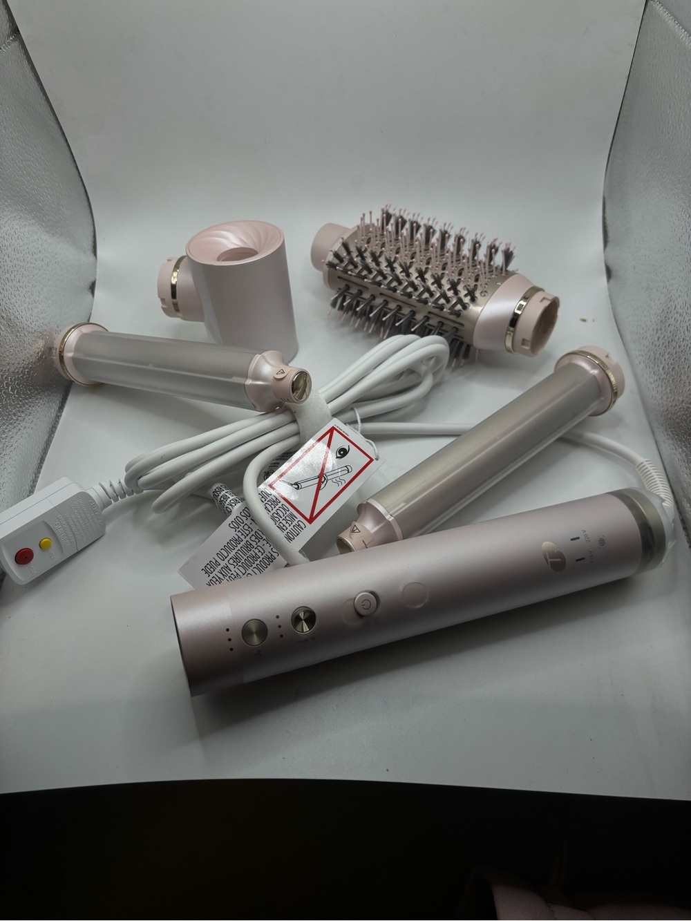 T3 Rose Gold Multi-Tool Styling Set with Round Brush